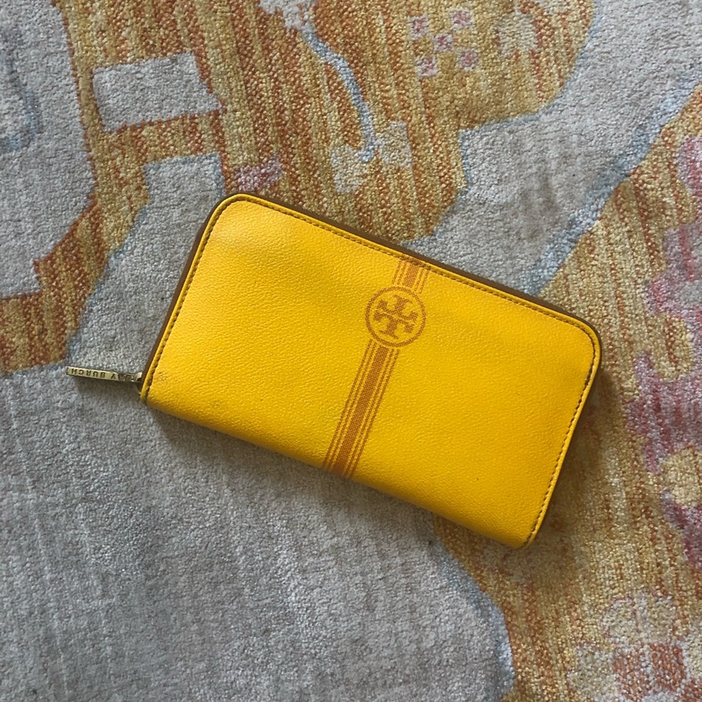 Tory Burch Zip Wallet